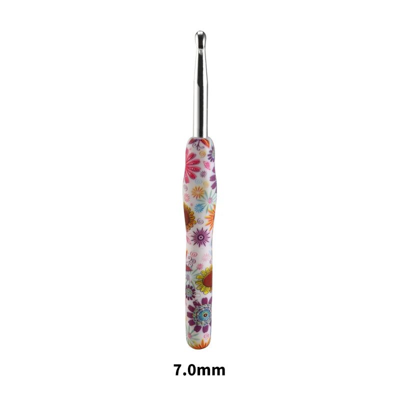Ergonomic crochet hook with a sunflower design, measuring 7.0mm.