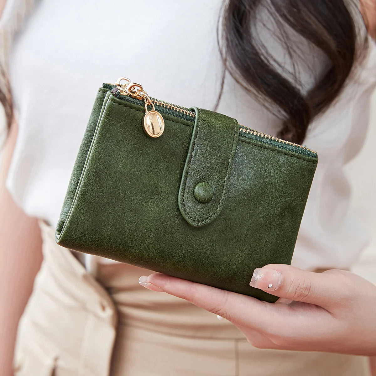 Women's Retro Tri-Fold Wallet with Large Capacity and Dual Zippers