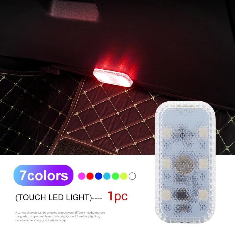 Une lumière LED blanche touche est montée dans l'habitacle d'une voiture, illuminant le tissu sombre et le motif diamant.