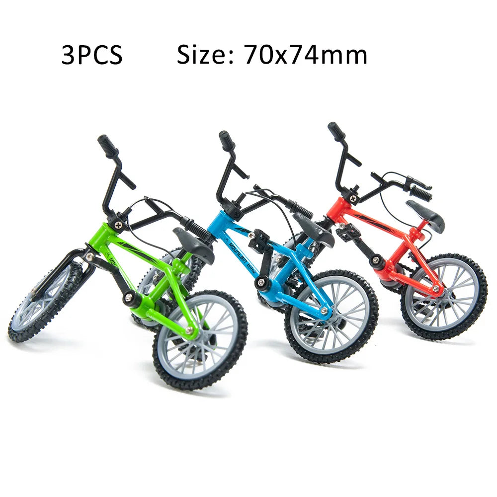 Three 1/10 scale RC crawler decoration set featuring shovels, a fire extinguisher, and an oil drum in various colors.