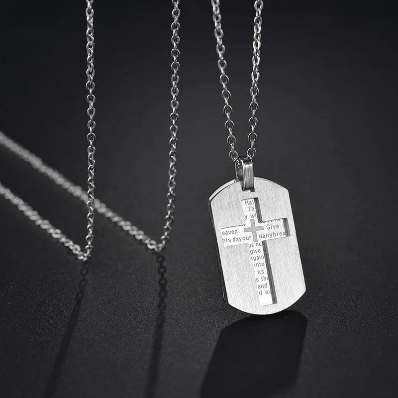 Collar con colgante de cruz de acero inoxidable