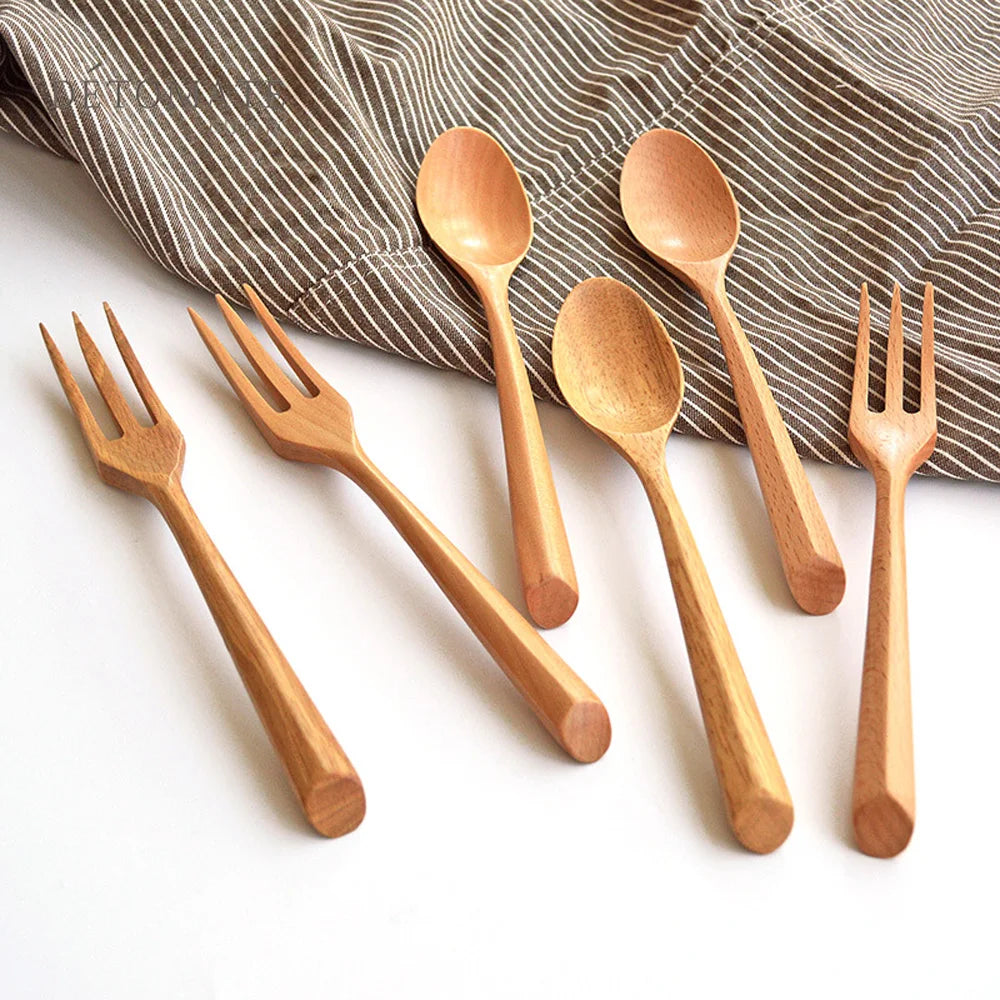 Ensemble de Couverts en Bois de Hêtre Naturel