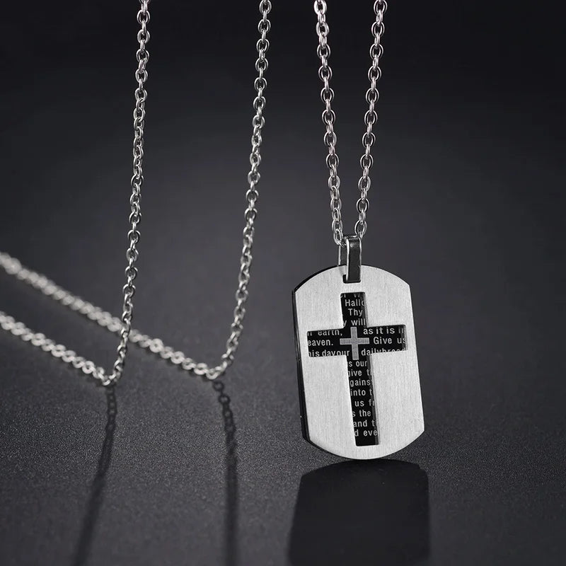 Collar con colgante de cruz de acero inoxidable