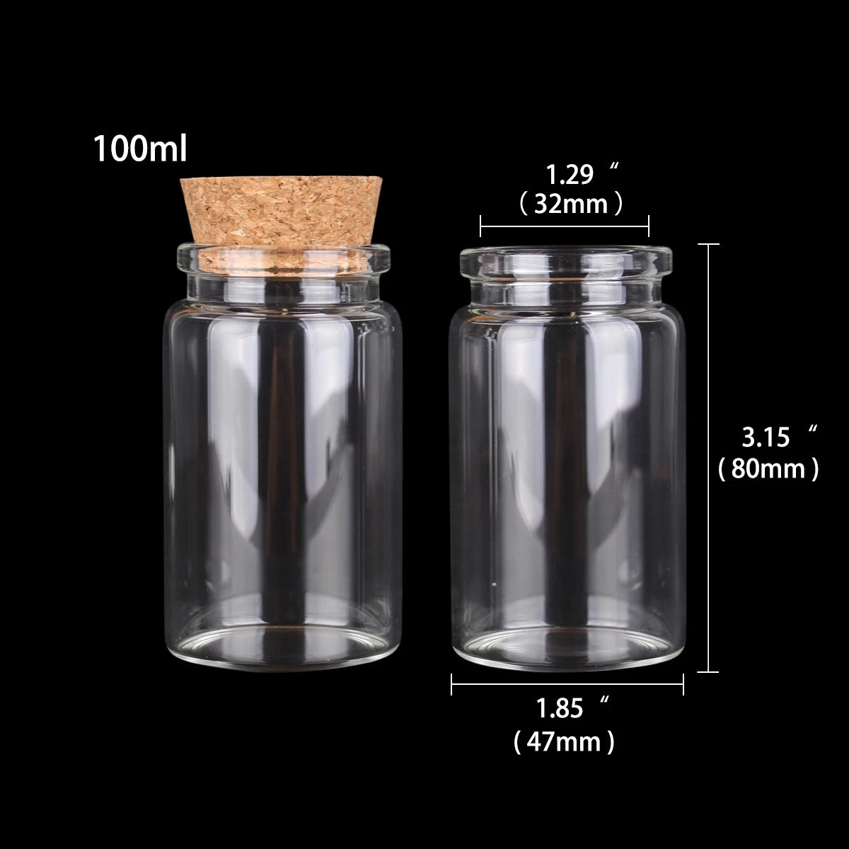 Un juego de frascos de vidrio transparente con tapas de corcho natural, mostrados contra un fondo negro.