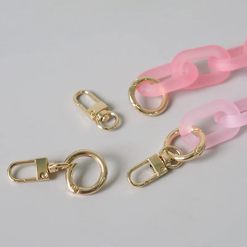 Mehrere rosa und goldene abnehmbare Kettenriemen für Damenhandtaschen