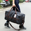 Großzügige Canvas-Reisetasche mit viel Stauraum
