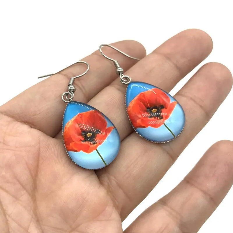 Aretes de Aro en Forma de Lágrima con Arte de Abeja y Flores
