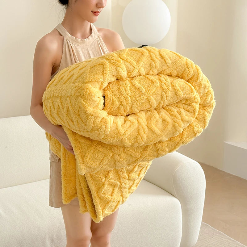 Plush Coral Fleece Blanket – Soft & Warm Throw for Bed, Sofa & Travel