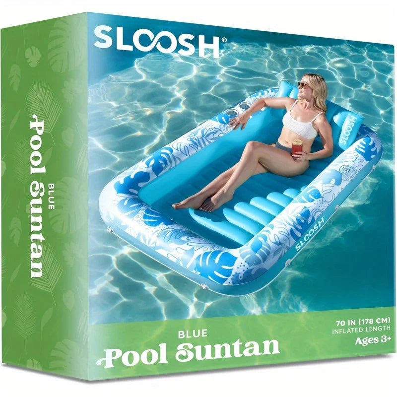 Blaues Sloosh Pool Sonnencreme aufblasbares Schwimmhilfe mit einer Frau, die im Wasser entspannt.
