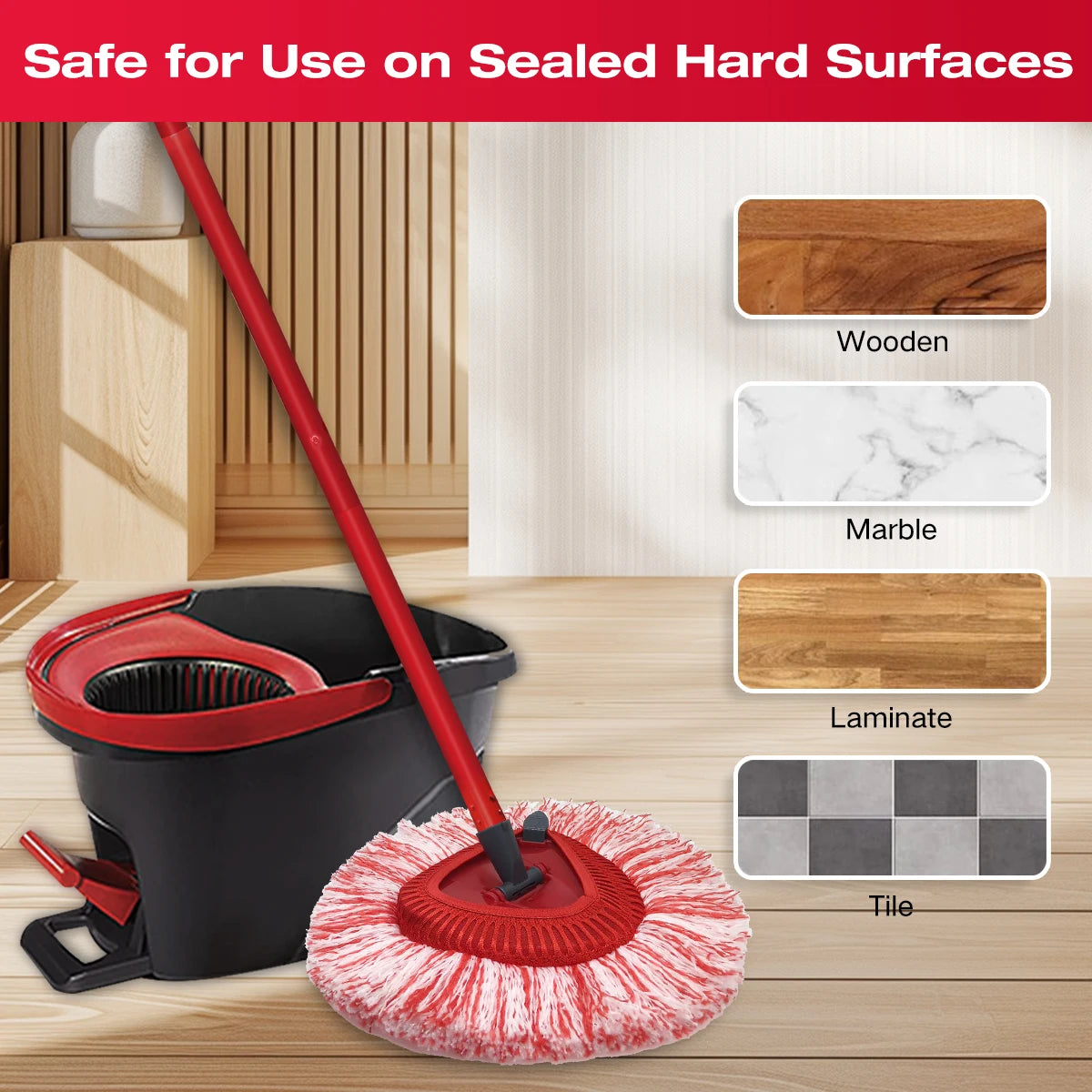 Ein Set aus drei roten Ersatzwischköpfen für einen O-Cedar EasyWring Spinmop auf einem Holzboden.