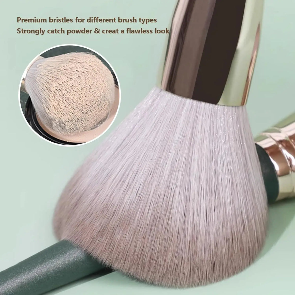 Nahaufnahme eines rosa Make-up-Pinsel mit weichen Borsten, der zur Auftbringung von Puder dient.
