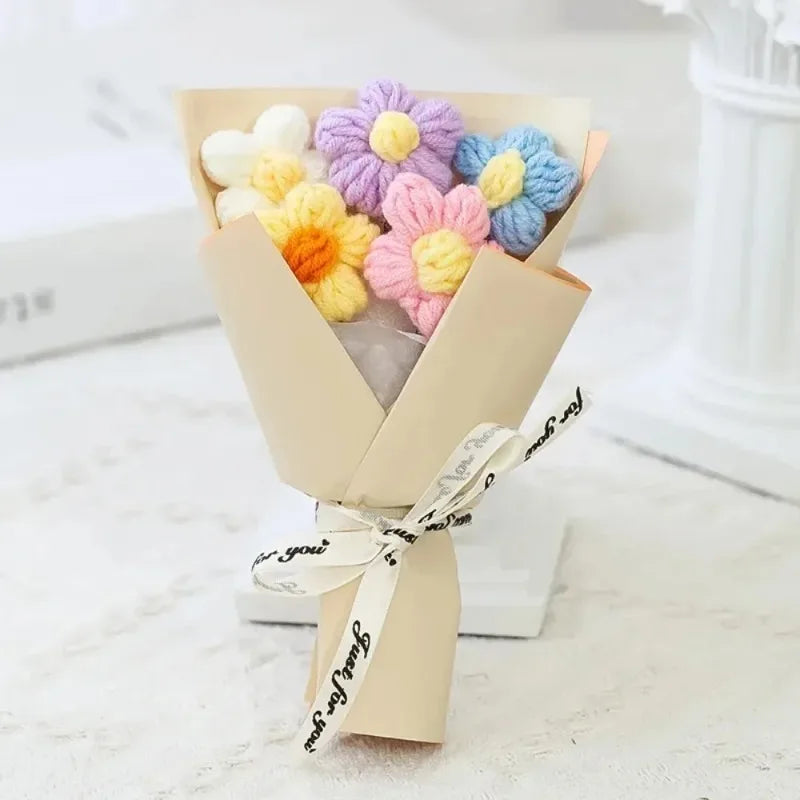 Ramo de Flores Tejidas a Mano en Miniatura