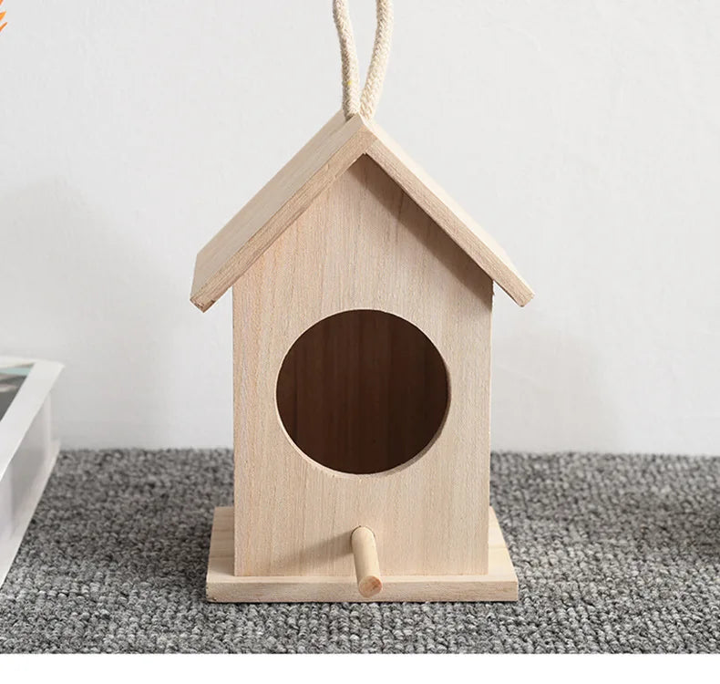 Kreatives Holz-Kolibrihaus mit Aufhängeseil
