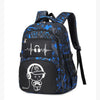 Dunkelblaue und schwarze Graffiti-Rucksack mit schwarzem Riemen und Herzfrequenzgrafik auf der Fronttasche.