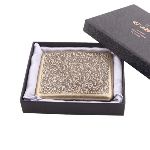 Vintage Metall-Sigaretkasten-Set mit goldfarbener Verzierung in einer schwarzen Box