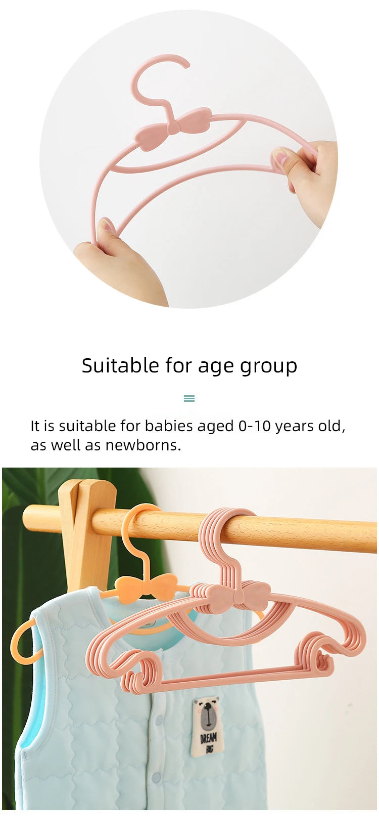 Rosa, verstellbare Kunststoffkleiderbügel für Babys und Neugeborene, gezeigt an einem Holzstab.