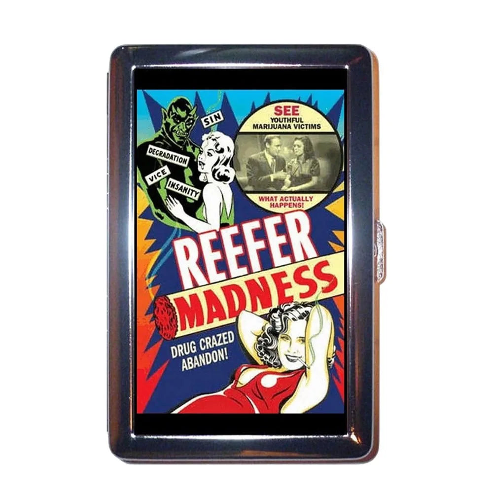 Estuche de tarjeta metálico vintage con un gráfico colorido titulado Reefer Madness e imágenes relacionadas con drogas.