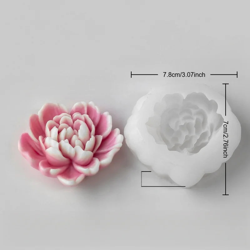 Moule en silicone floral rose et blanc pour cire de bougie, dimensions 7,8 cm.