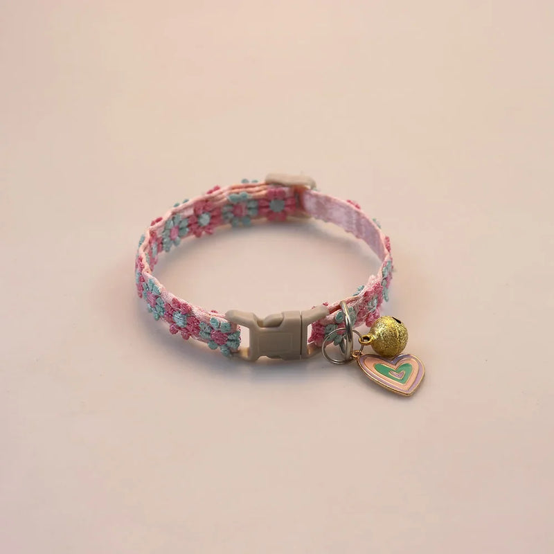 Collier en Dentelle Réglable pour Chat avec Pendentif