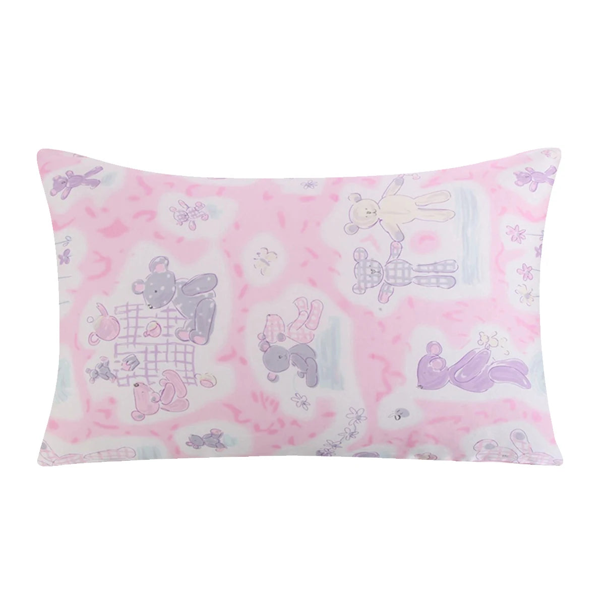 Pinkes Kissenbezug mit Blumenmuster und niedlichen, hellvioletten und weißen Tierfiguren.