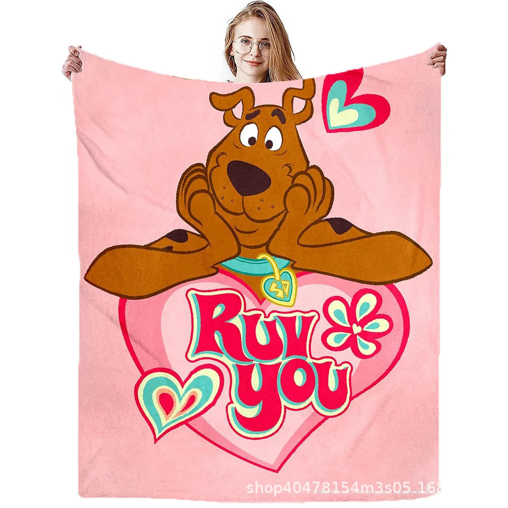 Rosa Flanell-Überwurf mit karikierter Scooby-Doo und Herzdesign.