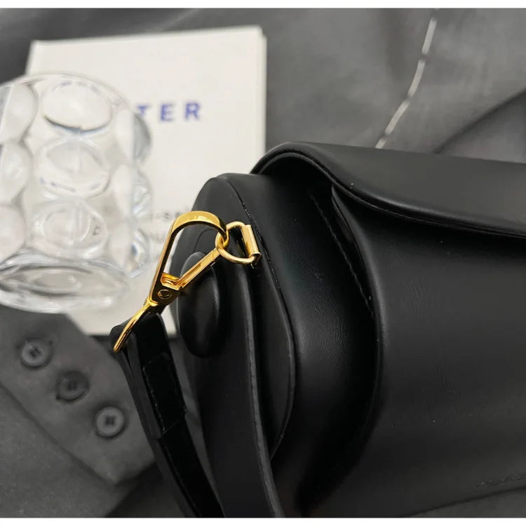 Classic Retro Crossbody Shoulder Bag with Textured Flap