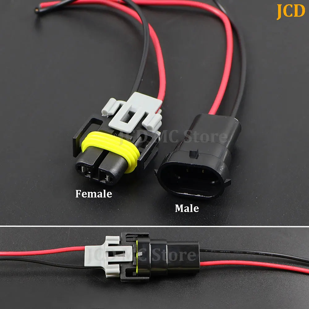 Wiring harness adapter for H8/H11 headlights with a 15cm cable featuring male and female connectors