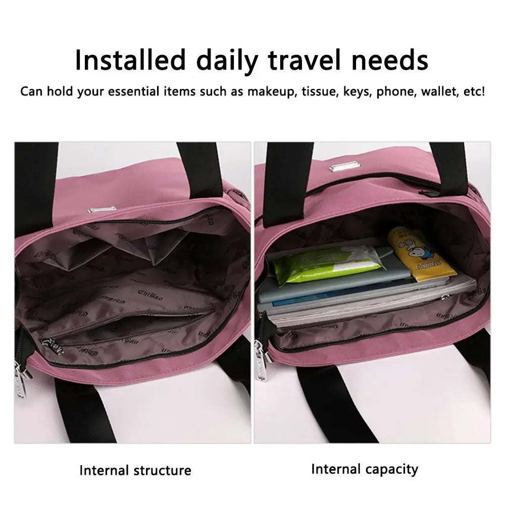 Sac fourre-tout en nylon rose, léger et imperméable, montrant sa structure interne et sa capacité.