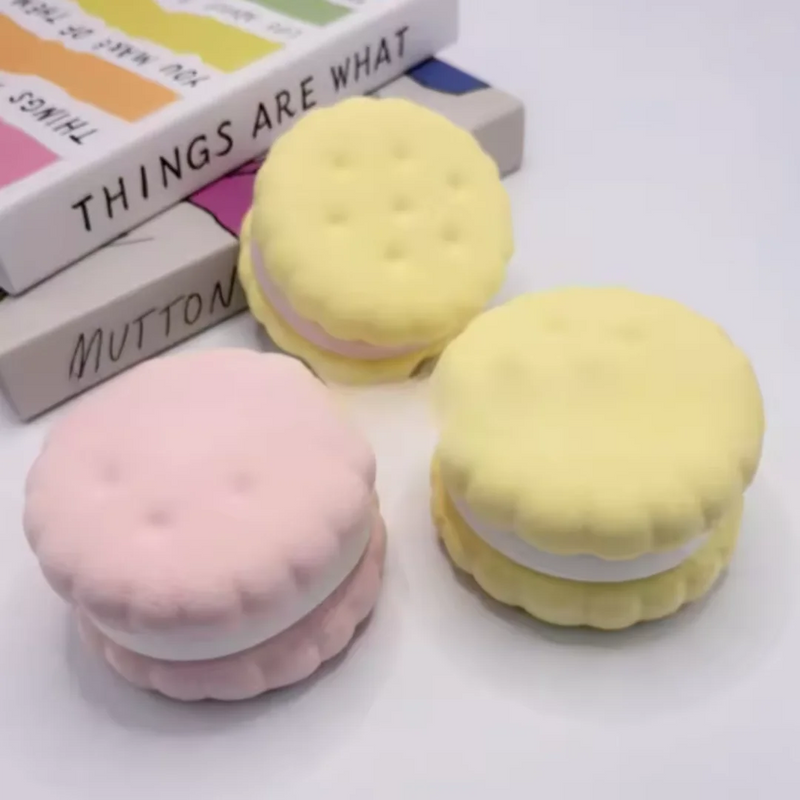 Langsam aufsteigender Kuchen-Squishy zur Stressreduzierung