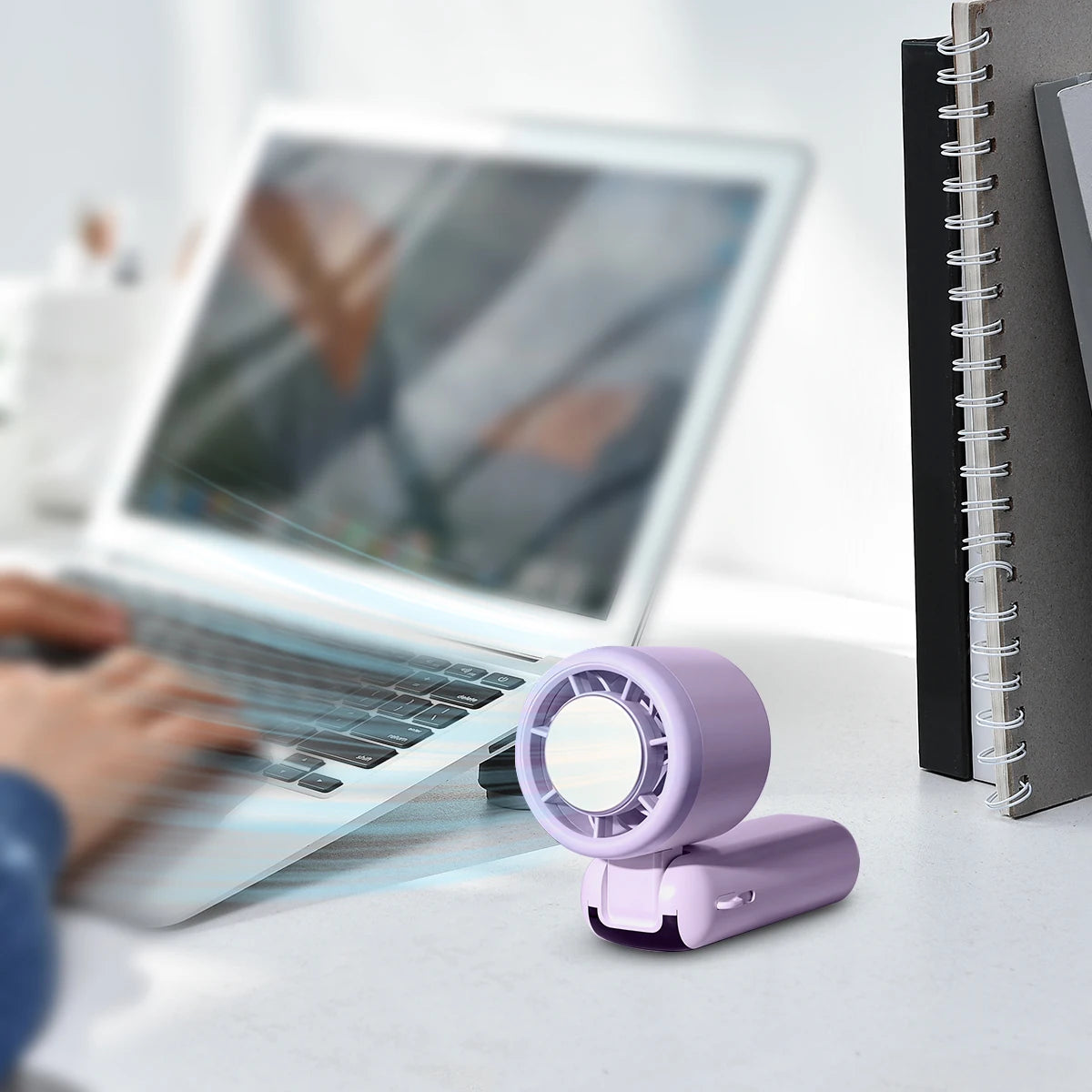 مروحة يدوية قابلة للطي قابلة لإعادة الشحن عبر USB