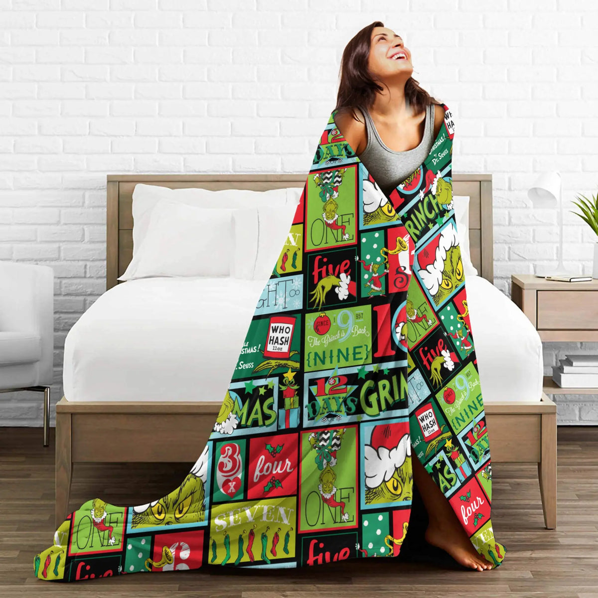 Grinch-Themed Coral Fleece Throw Blanket