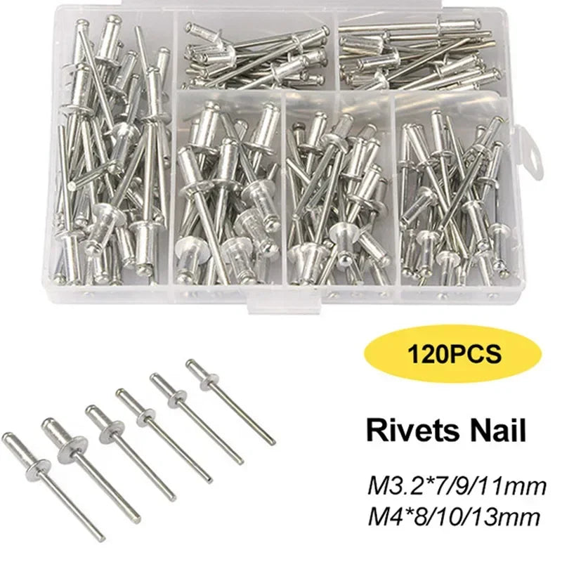 Un récipient en plastique contient un jeu de rivets et de clous M3 et M4 pour le rivetage à aveugle professionnel et robuste.