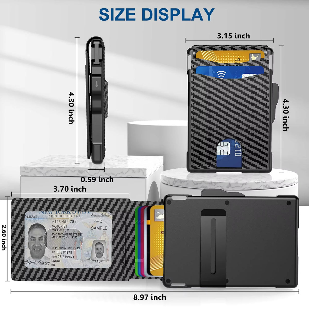 محفظة ثنائية الطي من ألياف الكربون السوداء لحجب بطاقات RFID مع عرض مقاساتها.