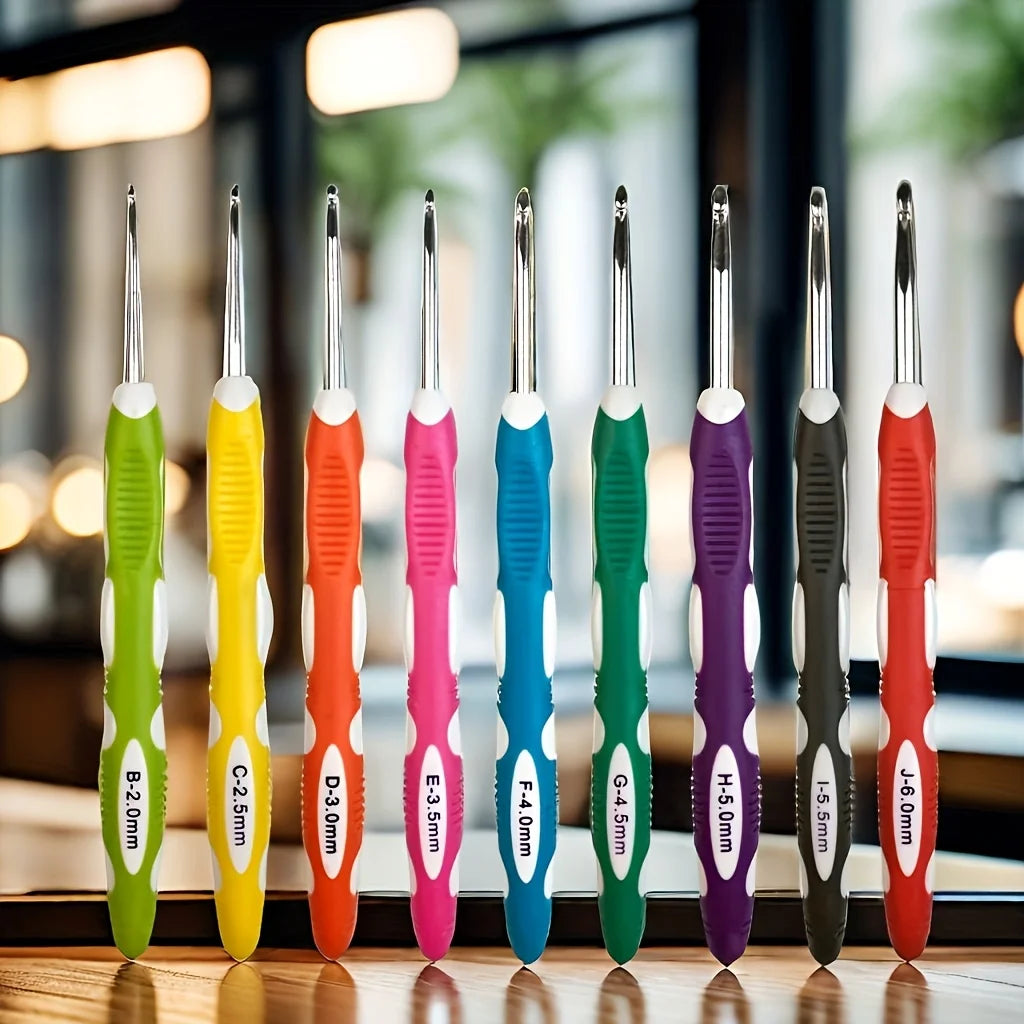 Ergonomic Crochet Hook Set with Felt Storage Roll