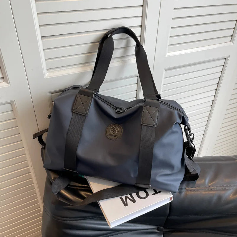 Versatile Large-Capacity Travel Duffel Bag with Water-Resistant Oxford Fabric