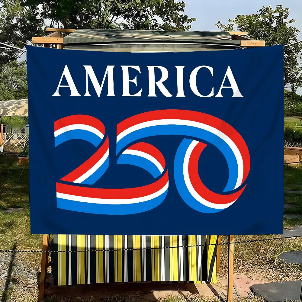 Un drapeau bleu foncé avec le mot AMÉRIQUE et un design stylisé du nombre 250 en rayures rouge, blanc et bleu.
