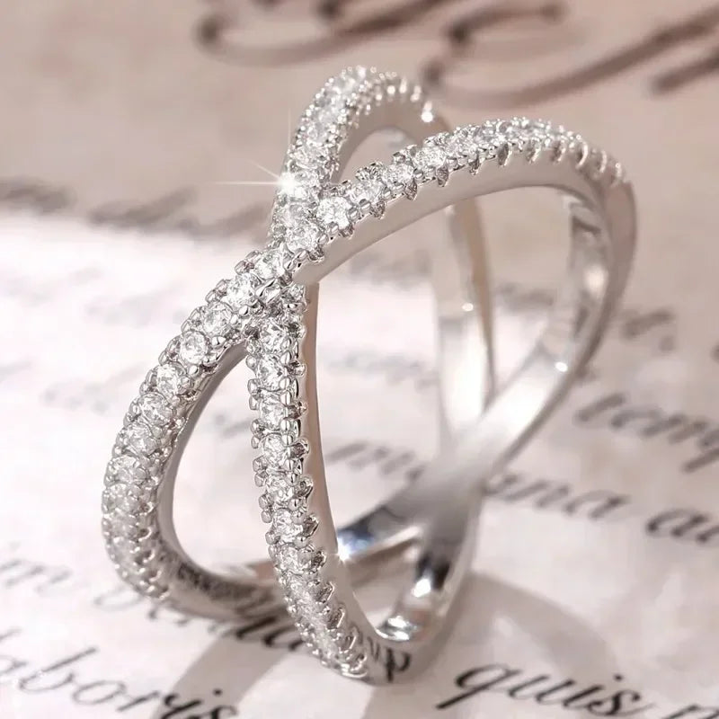 Bague en Forme de Croix avec Zircon Cubique