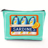 Pochette zippée bleu sarcelle avec illustration vintage de trois sardines et le mot Sardines.
