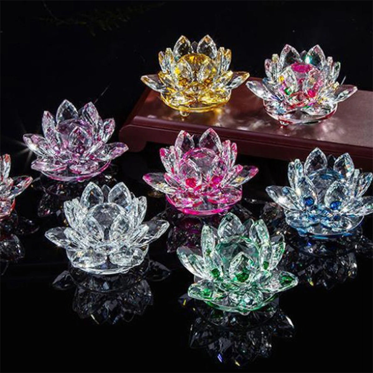 Crystal Lotus Flower Figurine – Elegant Glass Tabletop Decor