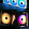 Darstellung eines 360mm ARGB PC-Kühlers mit Spiegel-Licht-Effekt aus verschiedenen Winkeln und Beleuchtung.