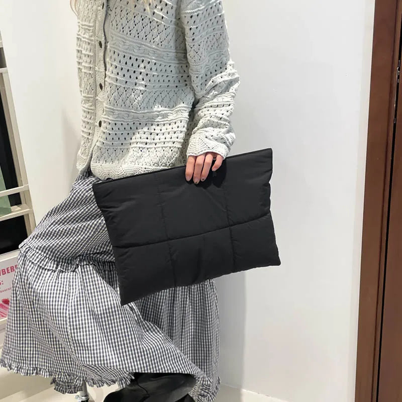Weiche Polyester-Clutch mit Reißverschluss