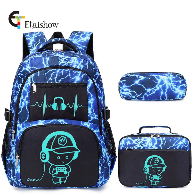 Blau-schwarzer Graffiti-Rucksack mit Laptopfach und passender wasserdichter Silikonhülle.
