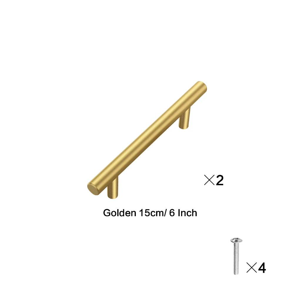 Zwei goldene Schrankgriffe und vier Schrauben zur Installation gezeigt.