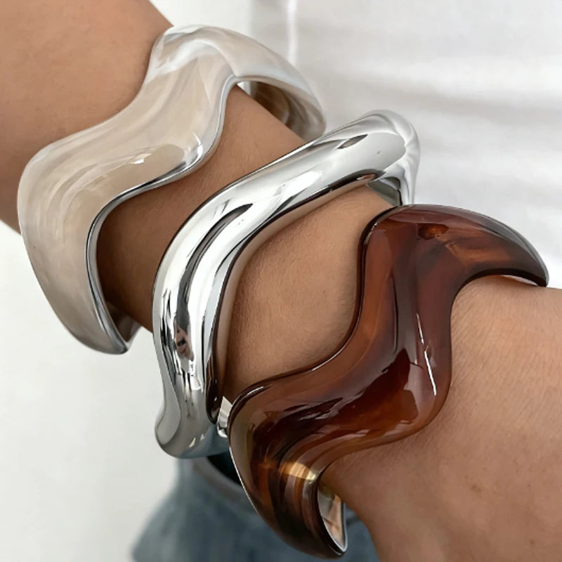 Irregular Wavy Resin Cuff Bangle Set