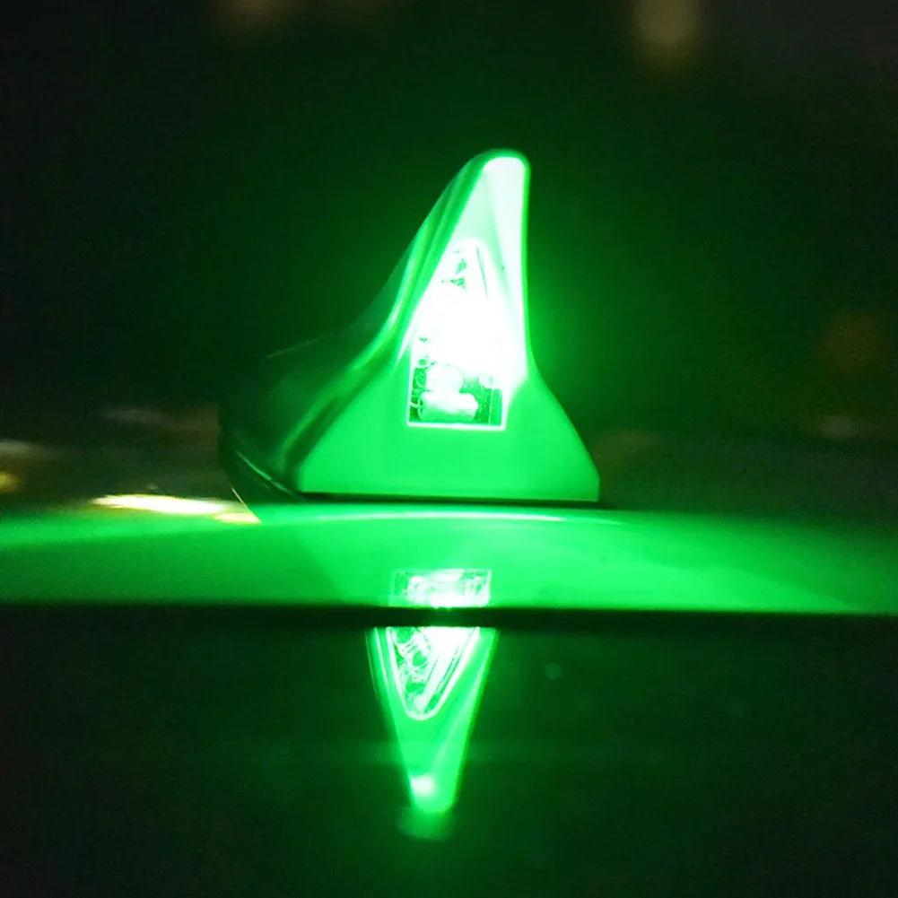 Solar-Powered Shark Fin LED Roof Antenna with Warning Lights