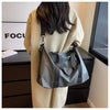 Versatile Large-Capacity Travel Duffel Bag with Water-Resistant Oxford Fabric