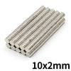 Haufen silberner zylindrischer Permanentmagnete mit 10x2mm Größe