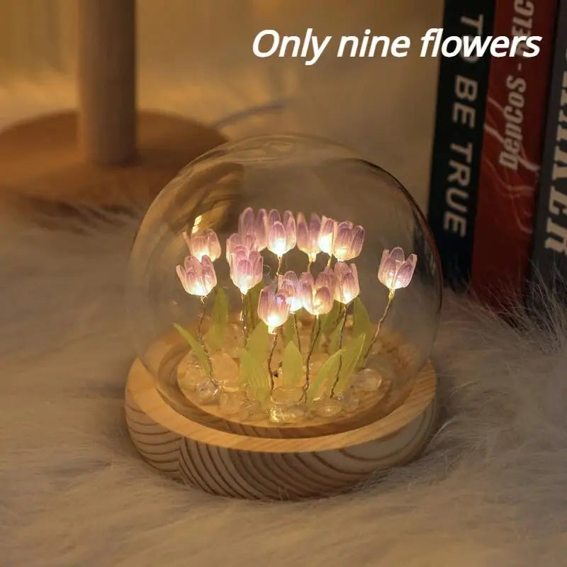 Tulpen-LED-Nachtlicht mit Glaskuppel