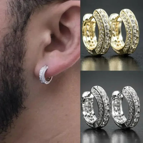 Comparaison de boucles d'oreilles en anneau cubiques en cristaux de zirconium dans les finitions or et argent.
