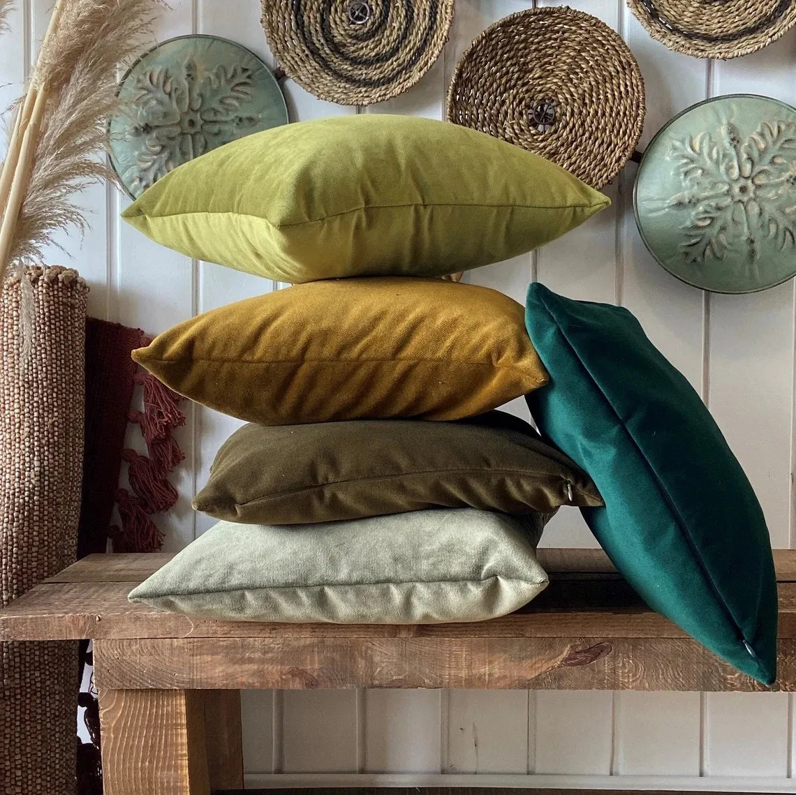 Luxurious Velvet Cushion Cover for Cozy Home Décor